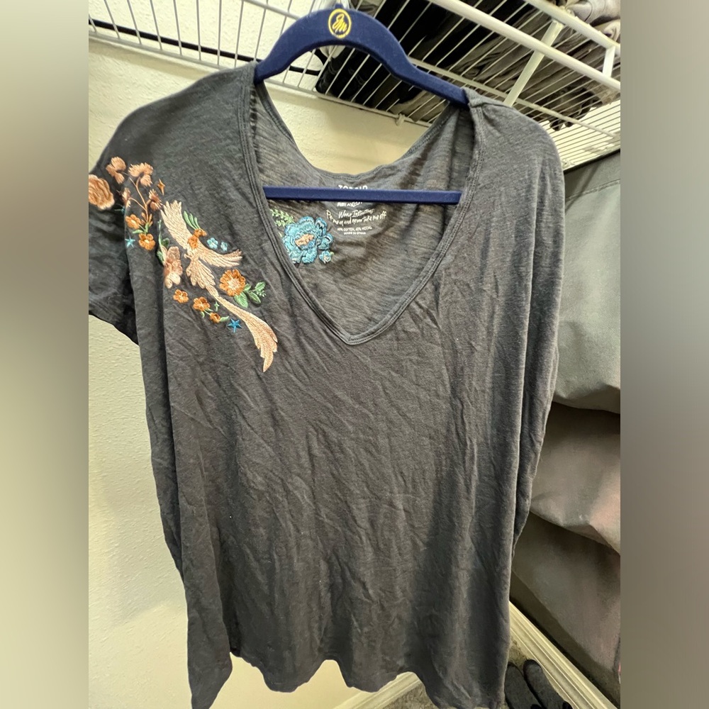 Torrid gray shirt with flower design